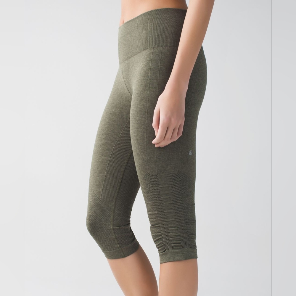 Lulemon In The Flow Crop Leggings